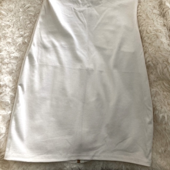 Strapless white dress with gold zipper down the front🤍👑 - Picture 4 of 5